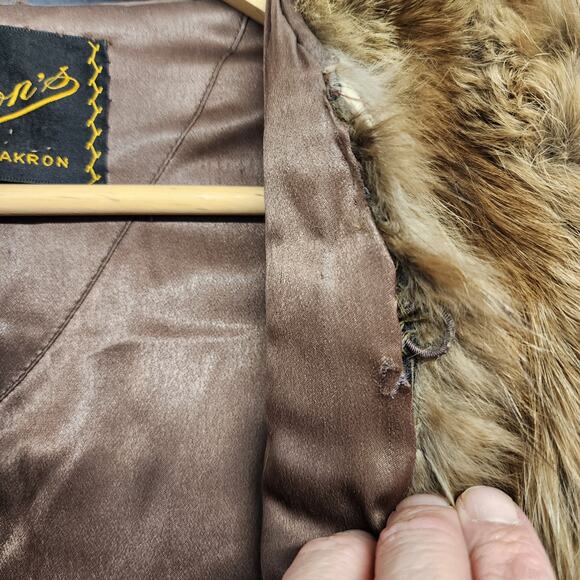 Vintage Womens Fur Coat Small Byrons Akron *FLAWS - Picture 10 of 16